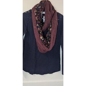 Maurices blue lace shirt w/infinity scarf